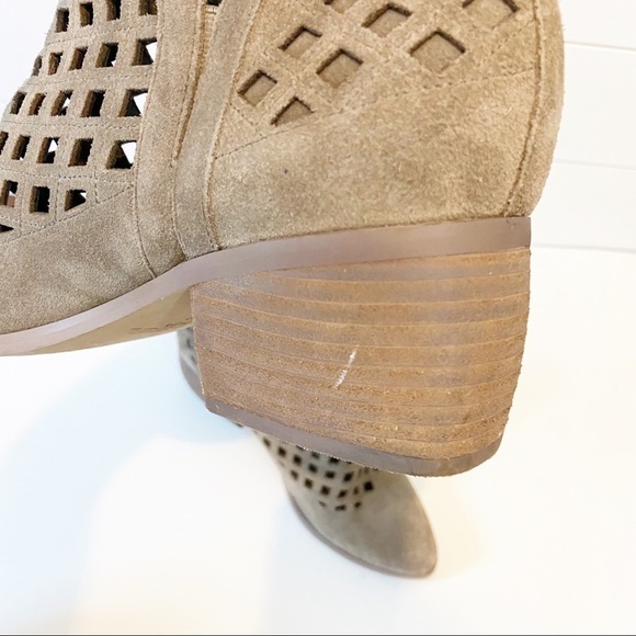 Crown Vintage Laser Cut out Tan Booties size 10 - Picture 12 of 13